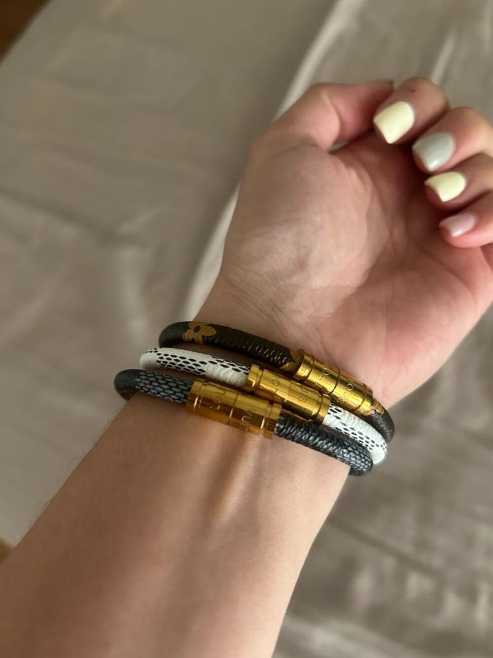 Fashion leather design bracelets